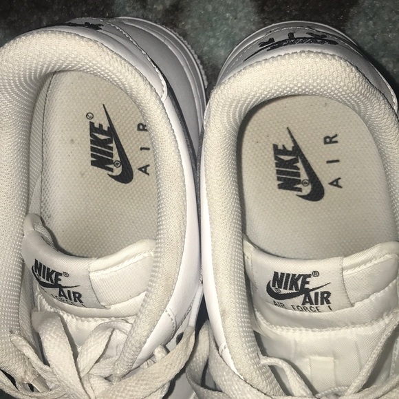 Air Force 1 - Men’s size 9.5 - Picture 6 of 8